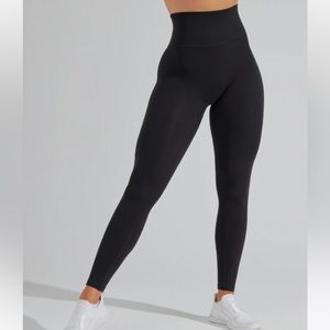 Buff Bunny Black Legacy Pocket Leggings